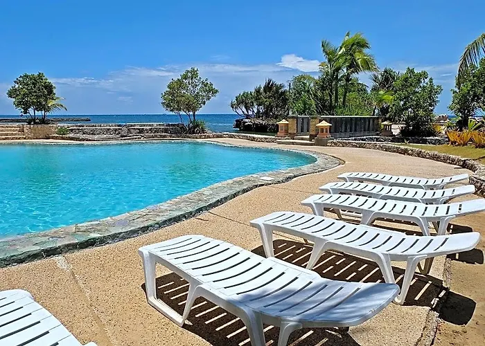 Coralpoint Gardens & Residences Resort