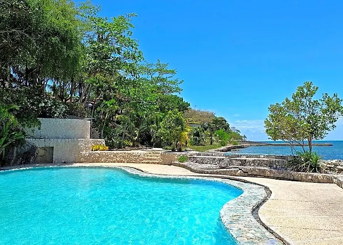 Coralpoint Gardens & Residences